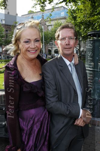 Amsterdam 13 september 2010
Presentatie modemeisjes met een missie met Cristina Curry Josh Veldhuizen Maria Taylor en Tamara Elbaz bij Players. Viola Holt met haar man Peter
Peter Smulders bv