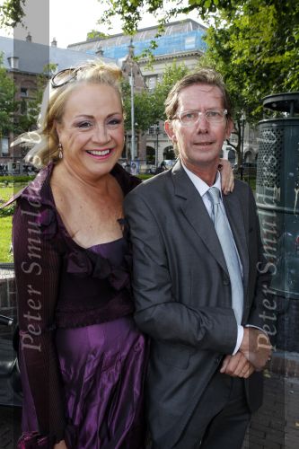 Amsterdam 13 september 2010
Presentatie modemeisjes met een missie met Cristina Curry Josh Veldhuizen Maria Taylor en Tamara Elbaz bij Players. Viola Holt met haar man Peter
Peter Smulders bv