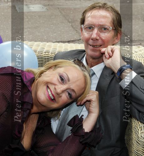 Amsterdam 13 september 2010
Presentatie modemeisjes met een missie met Cristina Curry Josh Veldhuizen Maria Taylor en Tamara Elbaz bij Players. Viola Holt met haar man Peter
Peter Smulders bv
