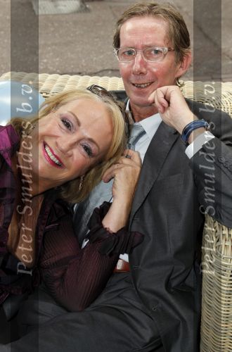Amsterdam 13 september 2010
Presentatie modemeisjes met een missie met Cristina Curry Josh Veldhuizen Maria Taylor en Tamara Elbaz bij Players. Viola Holt met haar man Peter
Peter Smulders bv