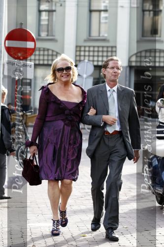 Amsterdam 13 september 2010
Presentatie modemeisjes met een missie met Cristina Curry Josh Veldhuizen Maria Taylor en Tamara Elbaz bij Players. Viola Holt met haar man Peter
Peter Smulders bv