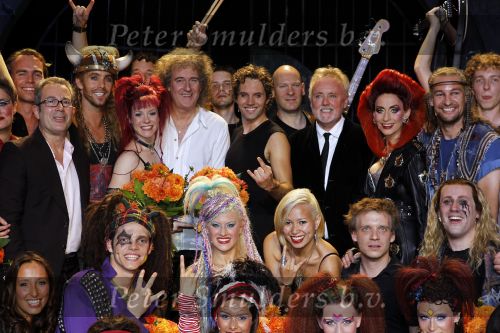 Utrecht 3 september 2010
Premiere We will rock you in het beatrix theater. De cast met oa John Vooijs Pia Douwes Marjolein Teepen Charly Luske en Brian May en Roger Tailer
Peter Smulders bv