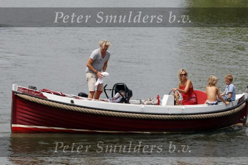 Weesp 3 juli 2010
Wendy v Dijk met Sem en Lizzy en Erland Galjaard op terras en op de boot.
Peter Smulders bv
