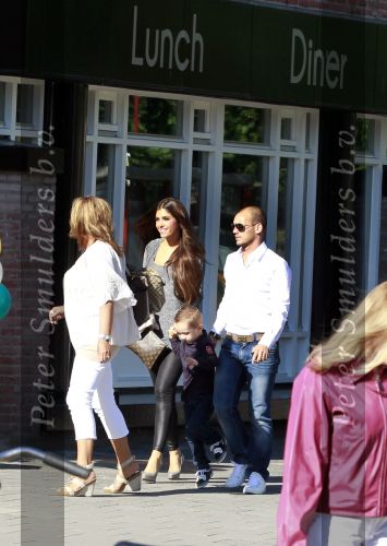 Nieuwegein 4 september 2010
4e verjaardag van Jessey Sneijder bij Will\'s restaurant. Wesley Sneijder en Yolanthe Sneijder Cabau waren natuurlijk aanwezig.
Peter Smulders bv