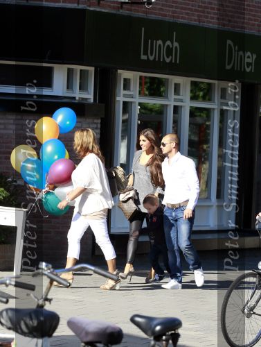 Nieuwegein 4 september 2010
4e verjaardag van Jessey Sneijder bij Will\'s restaurant. Wesley Sneijder en Yolanthe Sneijder Cabau waren natuurlijk aanwezig.
Peter Smulders bv