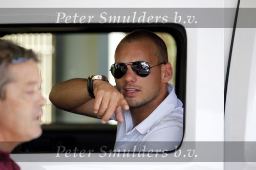 Ibiza 27 juli 2010
Wesley Sneijder en Yolanthe Cabau Sneijder arriveren met vrienden op ibiza voor het tweede gedeelte van hun huwelijksreis.
Peter Smulders bv
