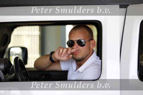 Ibiza 27 juli 2010
Wesley Sneijder en Yolanthe Cabau Sneijder arriveren met vrienden op ibiza voor het tweede gedeelte van hun huwelijksreis.
Peter Smulders bv