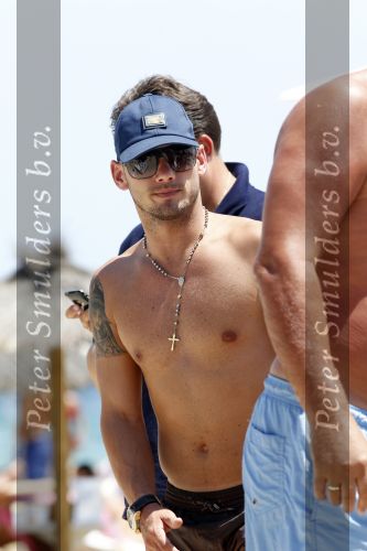 Ibiza 29 juli 2010
Yolanthe Sneijder Cabau en Wesley Sneijder vieren een gedeelte van hun huwelijksreis met vrienden op ibiza.
Peter Smulders bv