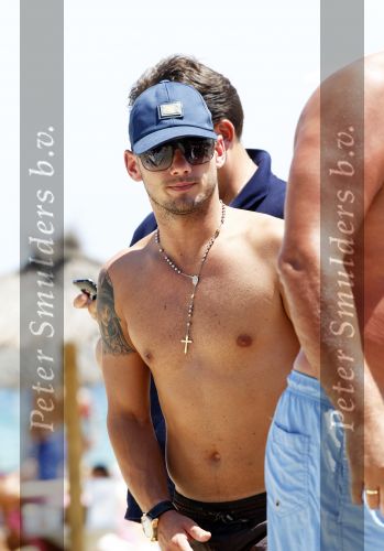 Ibiza 29 juli 2010
Yolanthe Sneijder Cabau en Wesley Sneijder vieren een gedeelte van hun huwelijksreis met vrienden op ibiza.
Peter Smulders bv