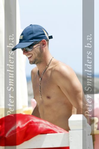 Ibiza 29 juli 2010
Yolanthe Sneijder Cabau en Wesley Sneijder vieren een gedeelte van hun huwelijksreis met vrienden op ibiza.
Peter Smulders bv