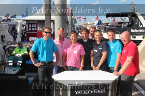 Ijmuiden, 5 September 2010
Hiswa te Water 2010 met o.a. medewerkers Yachtvision
Foto Peter Smulders BV
