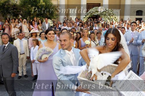 Sienna 17 juli 2010
Yolanthe Cabau v Kasbergen en Wesley Sneijder trouwen in Italie.
Peter Smulders bv