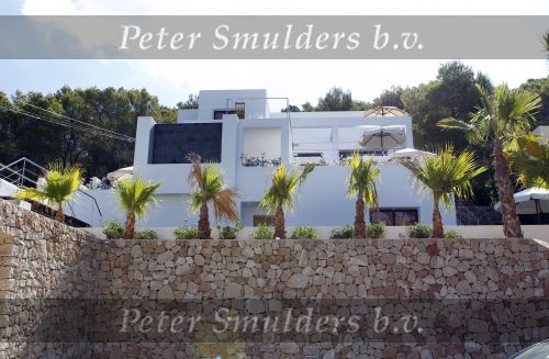 Ibiza 28 juli 2010
Wesley Sneijder en Yolanthe Cabau Sneijder op het strand bij Blue Marlin op hun huwelijksreis. Ze hebben een huis gehuurd op ibiza.
Peter Smulders bv