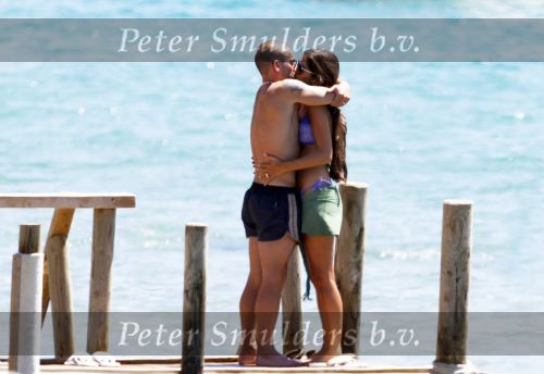Ibiza 28 juli 2010
Wesley Sneijder en Yolanthe Cabau Sneijder op het strand bij Blue Marlin op hun huwelijksreis. Ze hebben een huis gehuurd op ibiza.
Peter Smulders bv