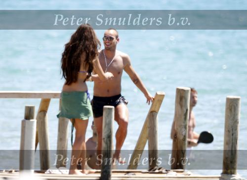 Ibiza 28 juli 2010
Wesley Sneijder en Yolanthe Cabau Sneijder op het strand bij Blue Marlin op hun huwelijksreis. Ze hebben een huis gehuurd op ibiza.
Peter Smulders bv