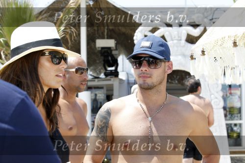 Ibiza 29 juli 2010
Yolanthe Sneijder Cabau en Wesley Sneijder vieren een gedeelte van hun huwelijksreis met vrienden op ibiza.
Peter Smulders bv