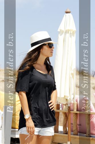 Ibiza 29 juli 2010
Yolanthe Sneijder Cabau en Wesley Sneijder vieren een gedeelte van hun huwelijksreis met vrienden op ibiza.
Peter Smulders bv
