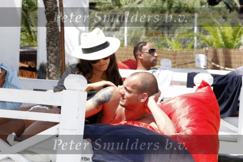 Ibiza 29 juli 2010
Yolanthe Sneijder Cabau en Wesley Sneijder vieren een gedeelte van hun huwelijksreis met vrienden op ibiza.
Peter Smulders bv