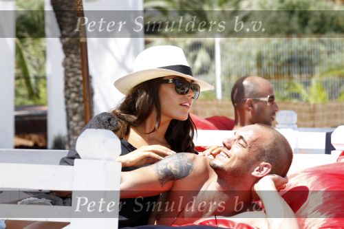 Ibiza 29 juli 2010
Yolanthe Sneijder Cabau en Wesley Sneijder vieren een gedeelte van hun huwelijksreis met vrienden op ibiza.
Peter Smulders bv
