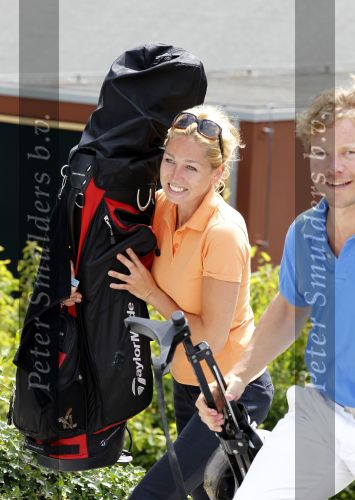 Wassenaar 5 juli 2010
Golfwedstrijd op de Haagsche golfclub voor het goede doel. Zangeres Dominique v Hulst
Peter Smulders bv