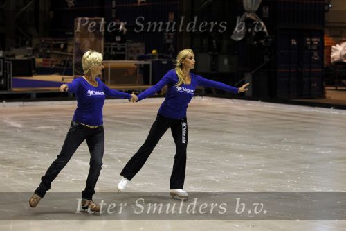 Utrecht 7 september 2010
Zangeres Do ( Dominique v Hulst( gaat in de show van holiday on ice mee doen.
Peter Smulders bv