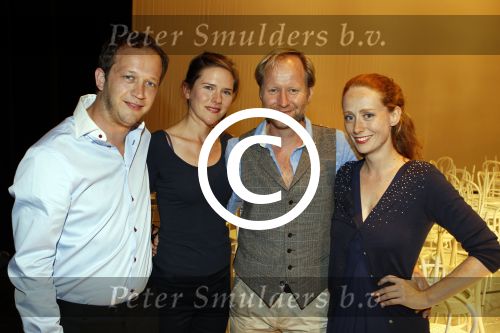 Amsterdam 5 september 2011
Presentatie when Harry met Sally in de meervaart met Isa Hoes Daniel Boissevain Sytske v d Ster Ad Knippels Margreet Boersbroek en Rein Hofman.
Peter Smulders bv