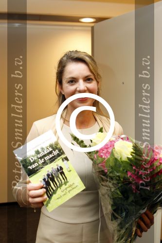 Den Haag 12 september 2011
Presentatie boek Annemarie Gualtherie van Weezel in nieuwspoort. Prins Carlos en Prinses irene zijn aanwezig als mede haat ouders. Neelie Kroes ontvangt het eerste boek in nieuwspoort.
Peter Smulders bv