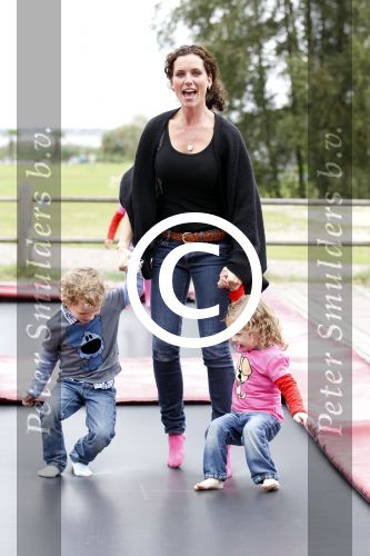 Oud Valkeveen 14 september 2011
Woezel en Pip middag op landgoed Oud valkeveen. Aukje v Ginneken met kinderen
Peter Smulders bv