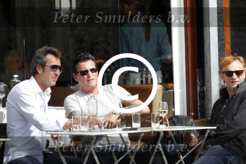 Amsterdam 15 september 2011
Barry hay met vrienden op terras
Peter Smulders bv