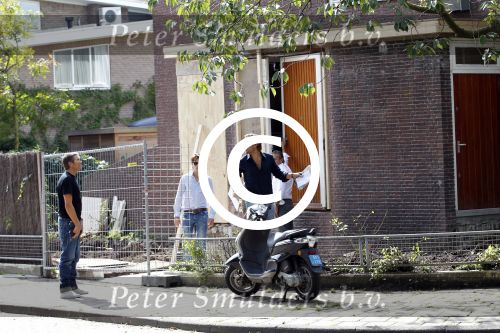 Amsterdam 10 september 2011
Piet Boon op bezoek bij de zwangere Nicolette v Dam en haar vriend Bas Smit. Nicolette en Bas hebben een nieuw huis gekocht en piet gaat ze helpen met de verbouwing. Ook de vader van Bas was erbij.
Peter Smulders bv