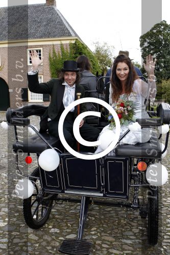 Loenen 27 augustus 2011
Trouwen van Thierry Duval en Belinda Meuldijk in kasteel ter Horst. Zoon Robert en Joshi zijn er natuurlijk bij.
Peter Smulders bv