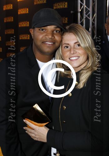 Amsterdam 5 september 2011
Premiere double trouble in tuschinski. rapper Brace met tatoo en vriendin
Peter Smulders bv