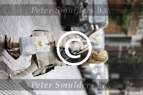 Amsterdam 17 september 2011
Candy Dulfer doet boodschappen met haar moeder.
Peter Smulders bv