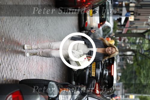Amsterdam 17 september 2011
Candy Dulfer doet boodschappen met haar moeder.
Peter Smulders bv