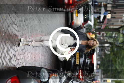 Amsterdam 17 september 2011
Candy Dulfer doet boodschappen met haar moeder.
Peter Smulders bv