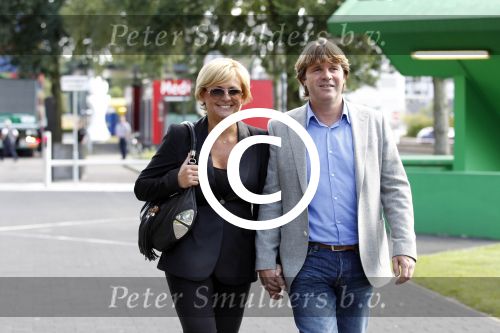 Hilversum 1 september 2011
Najaarspresentatie van de publieke omroep op het mediapark. Caroline Tensen en partner Peter Gallas
Peter Smulders bv