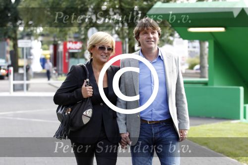 Hilversum 1 september 2011
Najaarspresentatie van de publieke omroep op het mediapark. Caroline Tensen en partner Peter Gallas
Peter Smulders bv