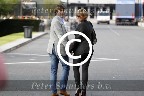 Hilversum 1 september 2011
Najaarspresentatie van de publieke omroep op het mediapark. Caroline Tensen en partner Peter Gallas
Peter Smulders bv