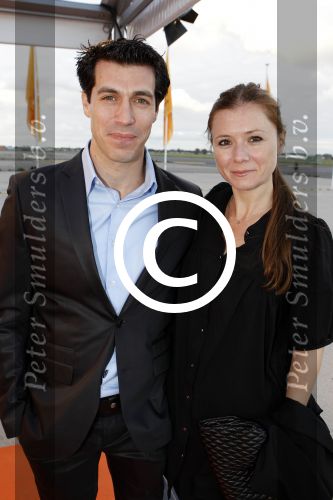 Valkenburg 31 augustus 2011
Premiere Soldaat van Oranje op vliegbasis Valkenburg. Oren Schrijver met Celine Purcell
Peter Smulders bv