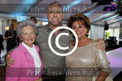 Blaricum 15 september 2011
Feestje bij Gordon thuis. Christine Kroonenberg met moeder
Peter Smulders bv