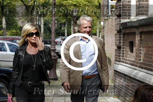 Amsterdam 5 september 2011
Hans en Connie Breukhoven brengen hun kleinkinderen Soraiya en Sammie naar het kinderdagverblijf.
Peter Smulders bv
