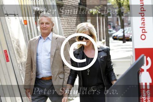Amsterdam 5 september 2011
Hans en Connie Breukhoven brengen hun kleinkinderen Soraiya en Sammie naar het kinderdagverblijf.
Peter Smulders bv
