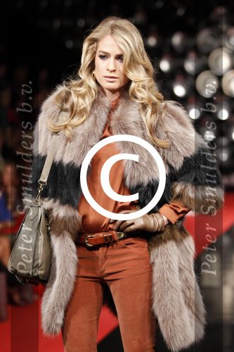 Vianen 15 september 2011
Modeshow Mix &Match van Danie Bles bij Miele.
Peter Smulders bv