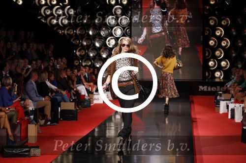 Vianen 15 september 2011
Modeshow Mix &Match van Danie Bles bij Miele.
Peter Smulders bv