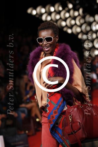 Vianen 15 september 2011
Modeshow Mix &Match van Danie Bles bij Miele.
Peter Smulders bv