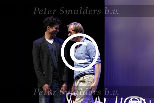 Amsterdam 5 september 2011
Presentatie when Harry met Sally in de meervaart met Isa Hoes Daniel Boissevain Sytske v d Ster Ad Knippels Margreet Boersbroek en Rein Hofman.
Peter Smulders bv