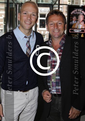Amsterdam 12 september 2011
Boek presentatie Willem Nijholt in het nieuwe de la mar theater. Dick Cohen met Daan Wijnands
Peter Smulders bv