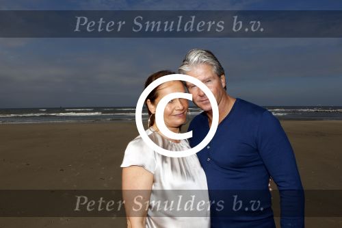 Groet 9 september 2011
Dries en Honoria Roelvink zijn vandaag precies 1 jaar getrouwd en gaan lekker wandelen op het strand.
Peter Smulders bv