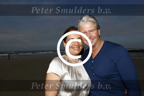 Groet 9 september 2011
Dries en Honoria Roelvink zijn vandaag precies 1 jaar getrouwd en gaan lekker wandelen op het strand.
Peter Smulders bv
