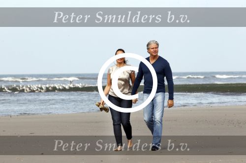 Groet 9 september 2011
Dries en Honoria Roelvink zijn vandaag precies 1 jaar getrouwd en gaan lekker wandelen op het strand.
Peter Smulders bv